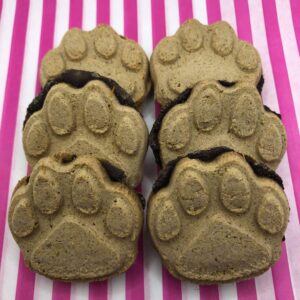 6 Chocolate Peanut Paws